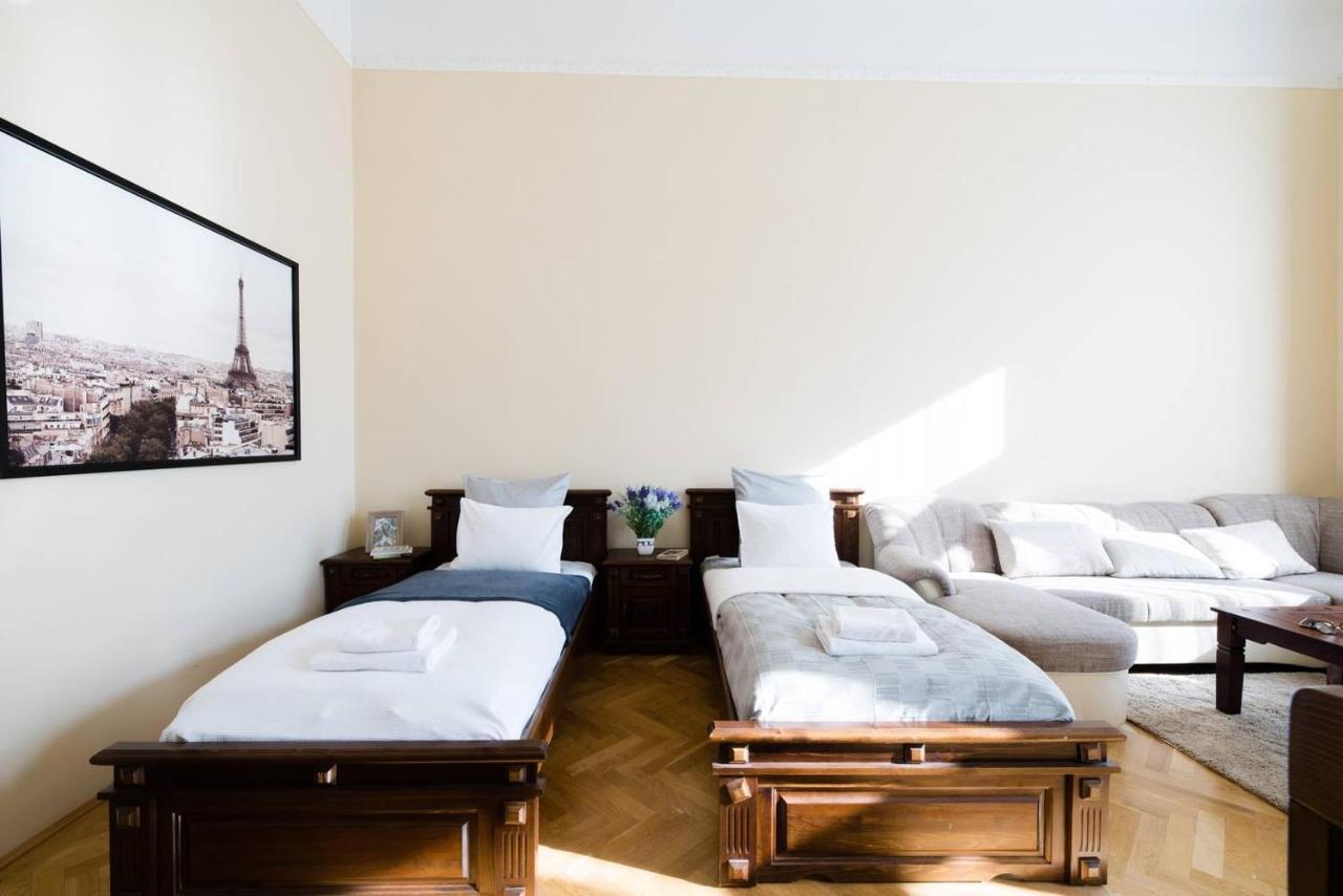 Central Bright And Spacious With 3 Budapešť