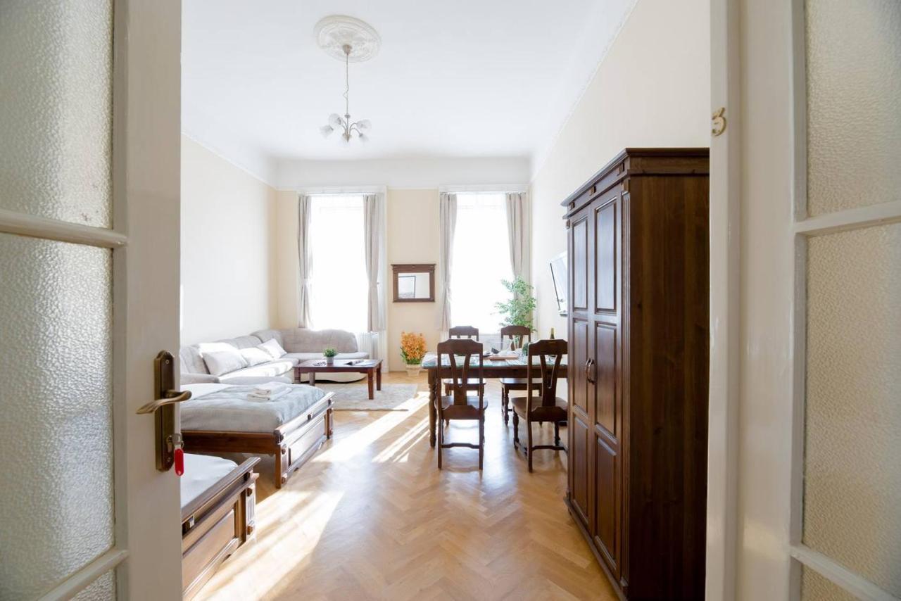 Central Bright And Spacious With 3 Lejlighed Budapest