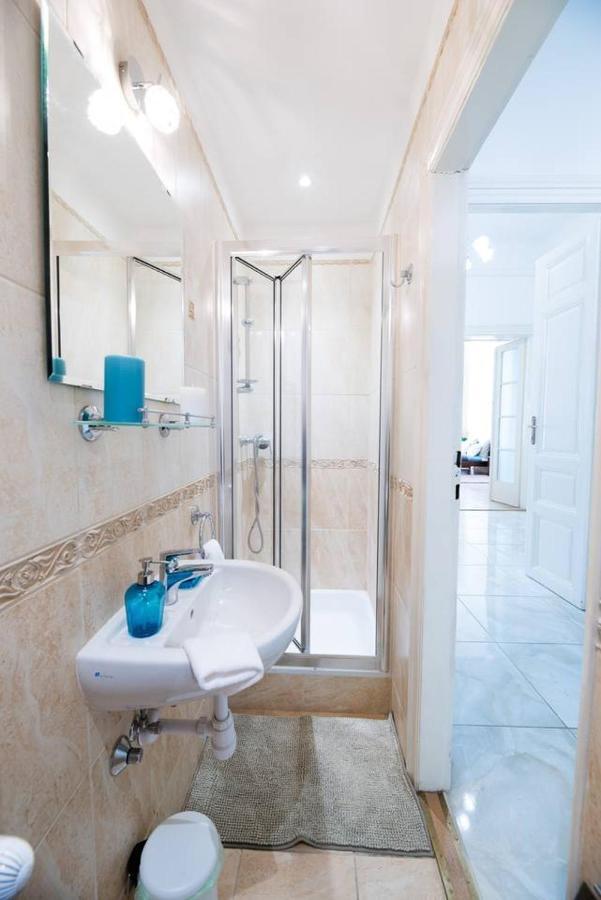Central Bright And Spacious With 3 Lejlighed Budapest